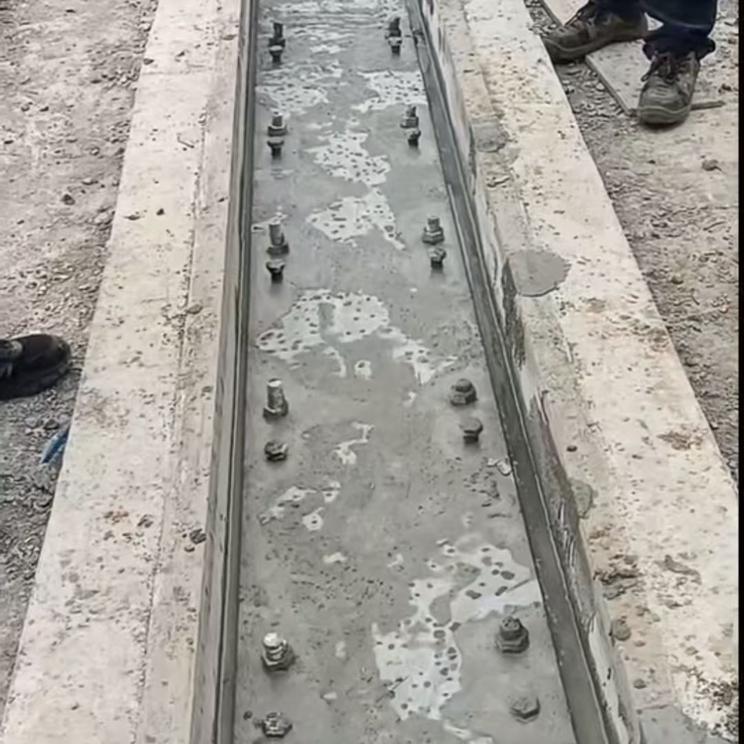 建宁港口码头起重机龙门吊重型机械设备稳固用早强快凝轨道胶泥